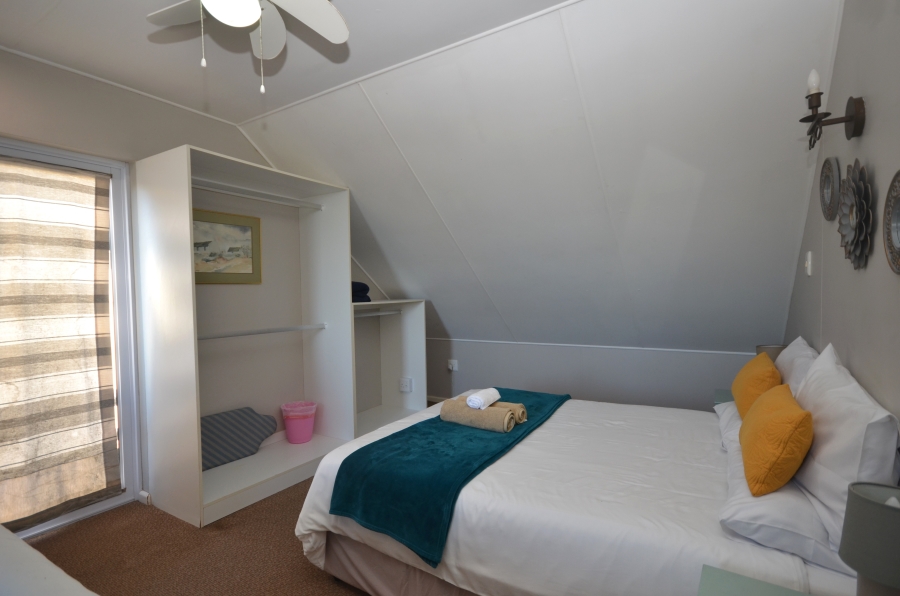 To Let 5 Bedroom Property for Rent in Kidds Beach Eastern Cape